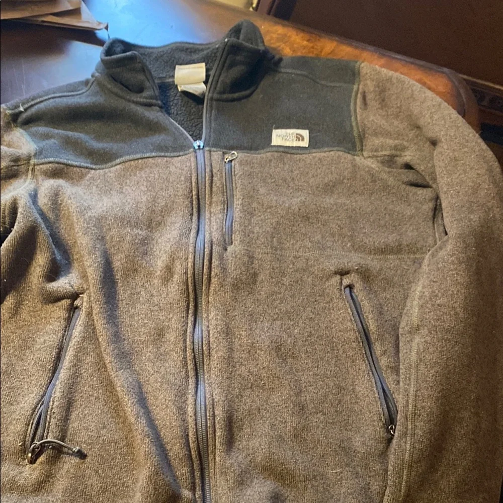 The North Face Men's Two-Tone Gray Quarter-Zip Fleece Sweater
